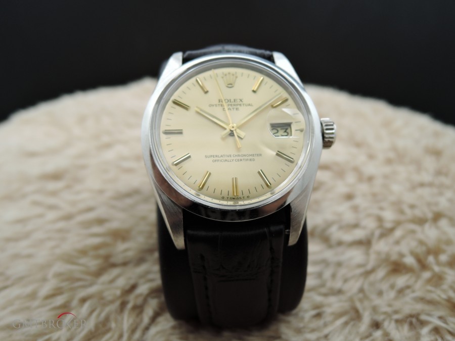 Rolex Oyster Date 1500 Original Gold Dial With Gold Mark 1500 399681