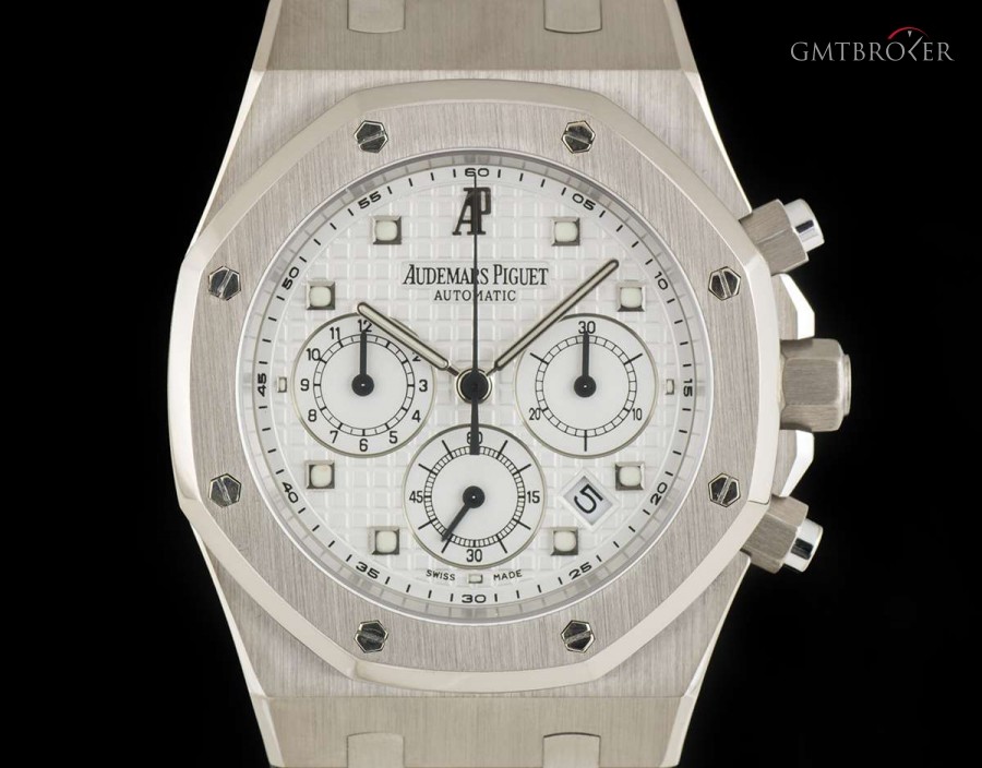 Audemars Piguet Royal Oak Chronograph 18k White Gold Silver Dial 2 26022BC.OO.D002CR.01 764875