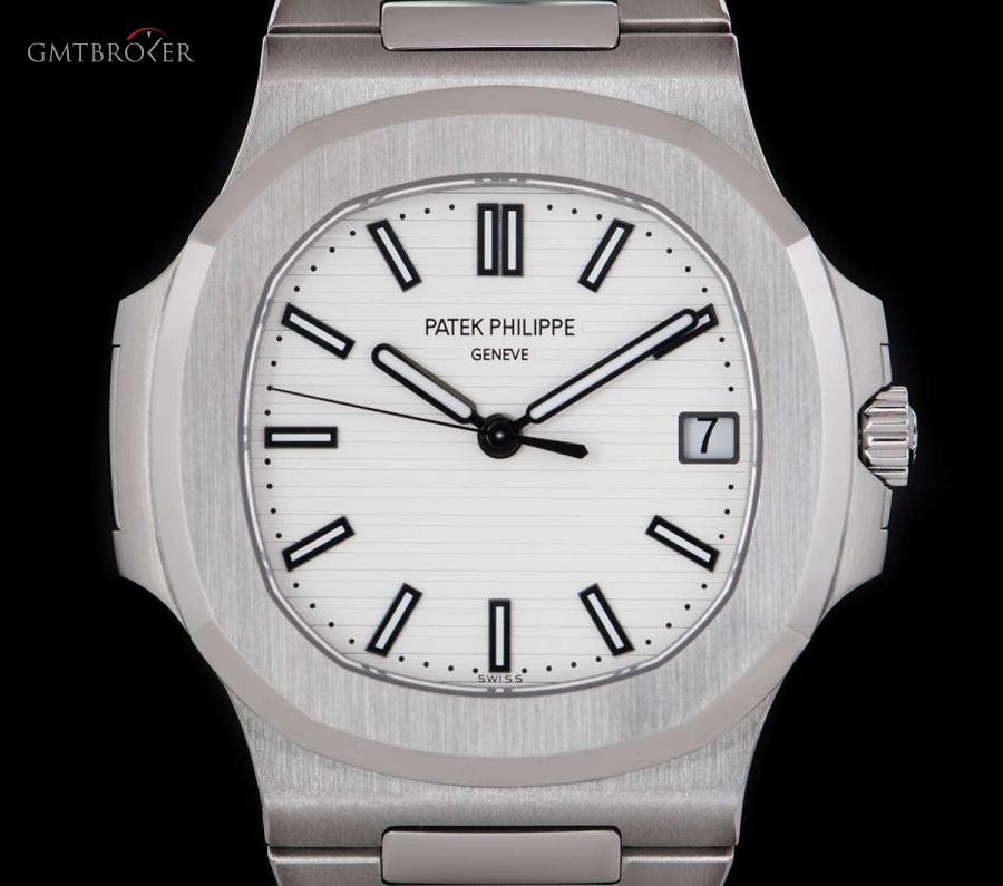 Patek Philippe Nautilus Gents Stainless Steel Silvery-White Dial 5711/1A-011 850655