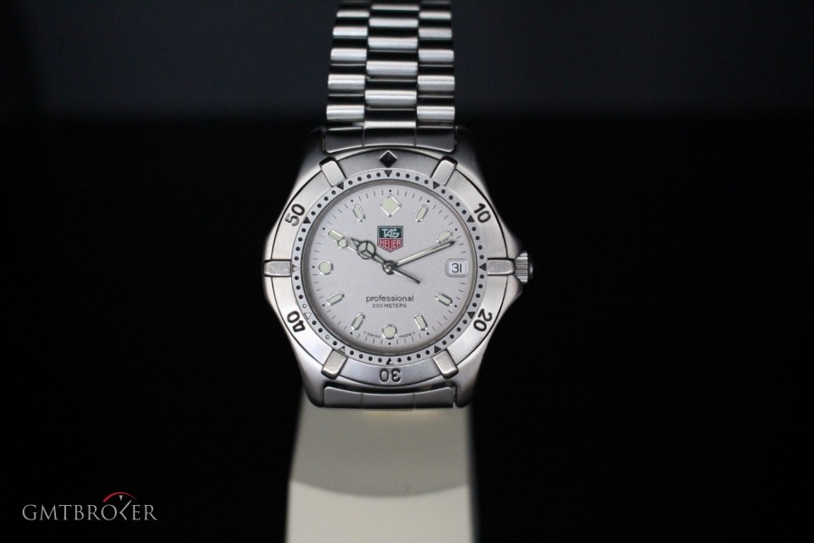 TAG Heuer 2000 Series WE1111 R Photos 1 sur Gmtbroker