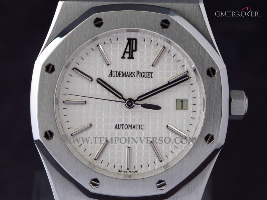 Audemars Piguet Auto 39mm White dial Full set  Discontinued 15300ST.OO.1220ST.01 398873